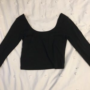 Black long sleeve crop top